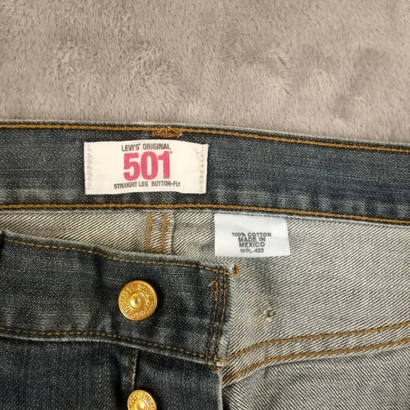 Levis Men's 501 Blue Denim Jeans Size 34x30 - Picture 8 of 9